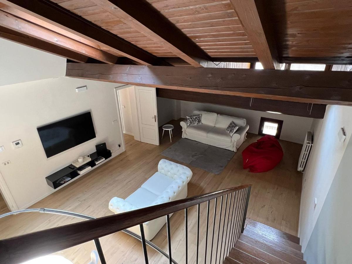 Il Salotto Sul Rio Apartment Mantova Ngoại thất bức ảnh