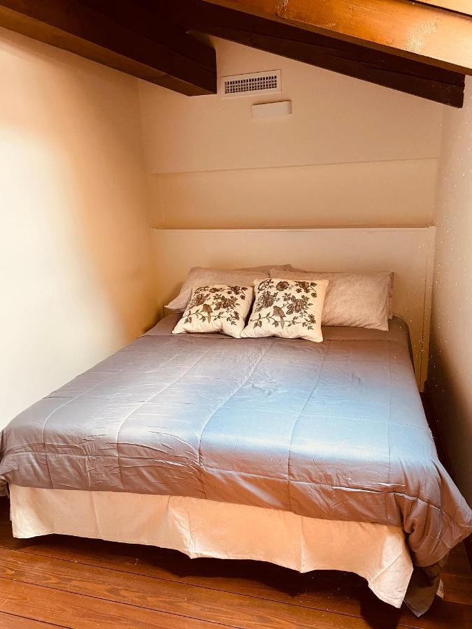 Il Salotto Sul Rio Apartment Mantova Ngoại thất bức ảnh